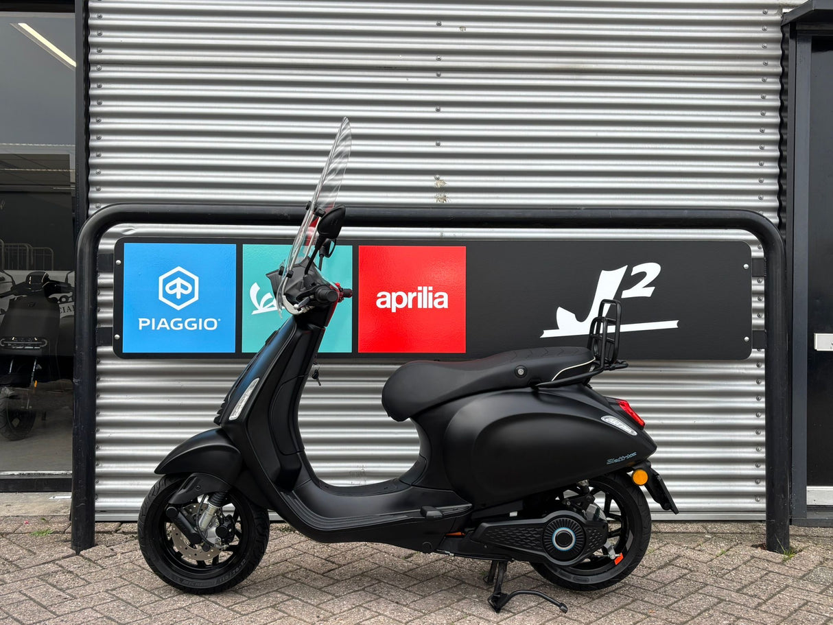 Vespa Elettrica Mat Zwart Brom 2024 422 km GARANTIE