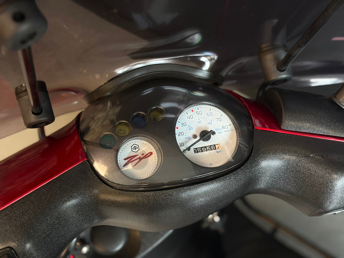 Piaggio Zip | Candy Red