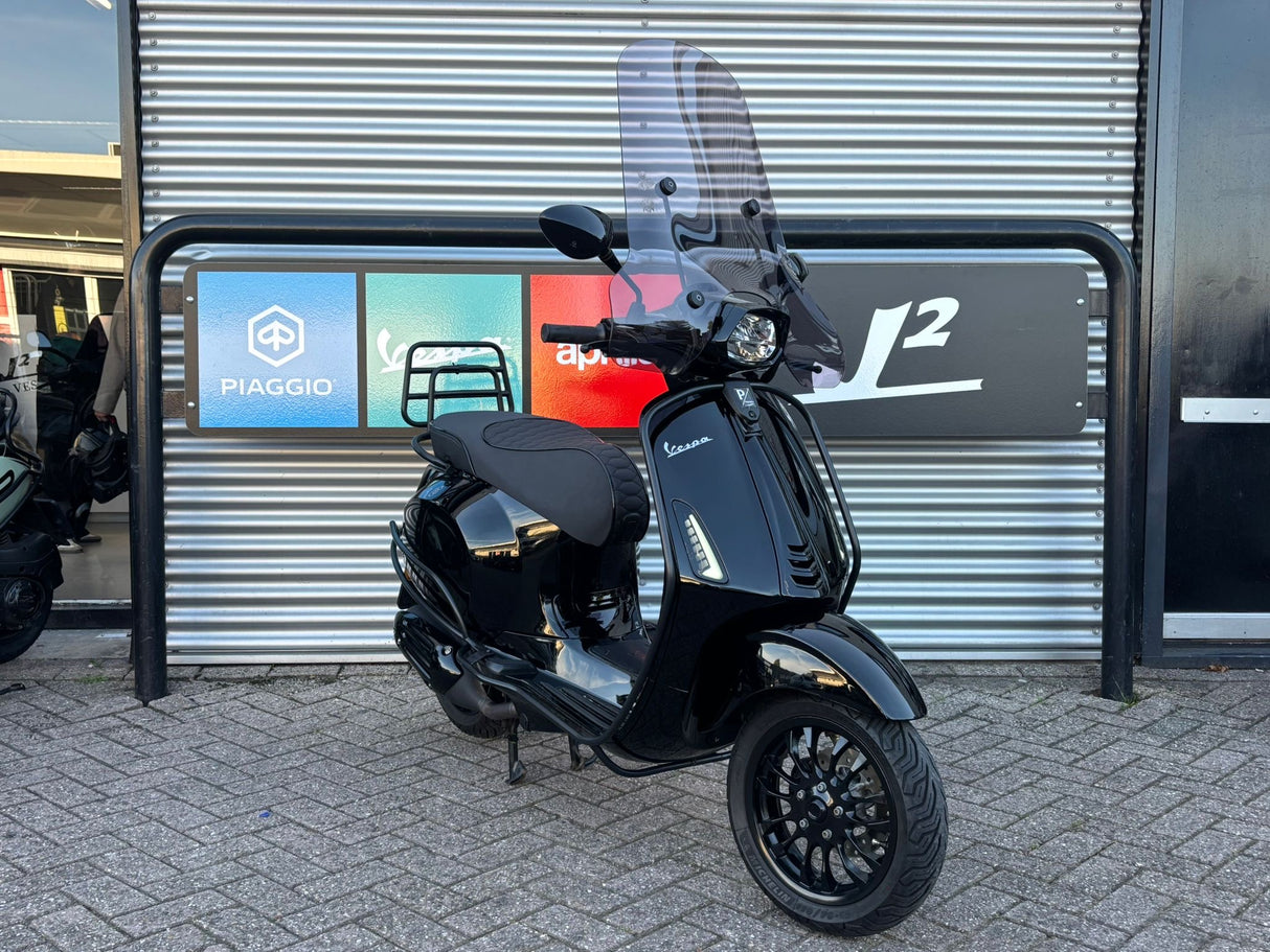 Vespa Sprint Black on Black Brom 2022 2411 km GARANTIE