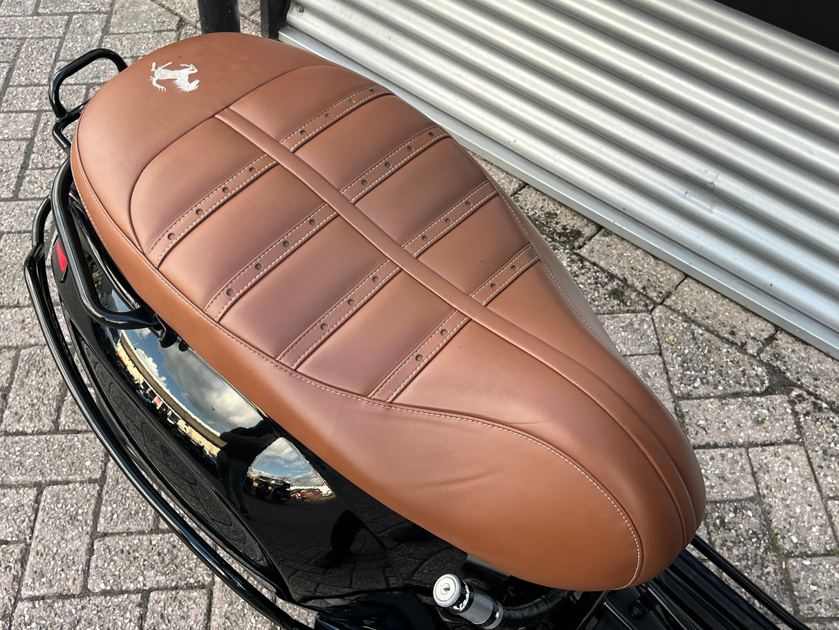 Vespa Sprint Glans Zwart Brom 2024 8228 km Full Option
