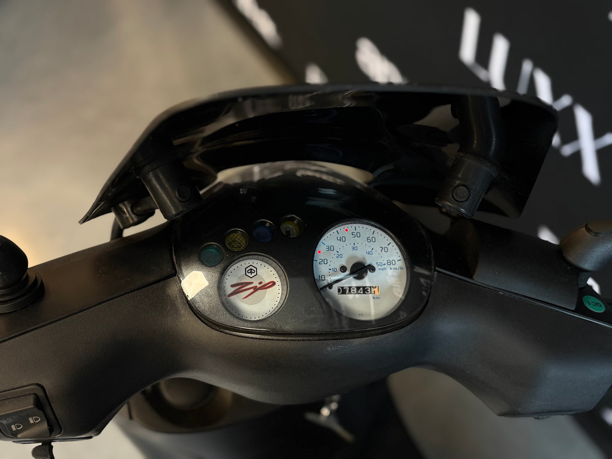 Piaggio Zip | Mat Zwart