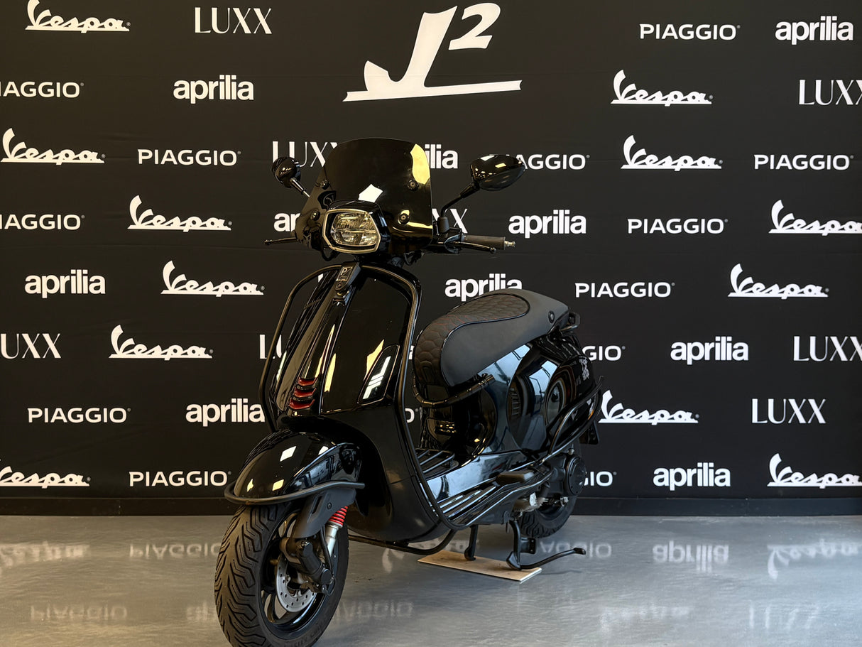 Vespa Sprint | Zwart | 1 eig
