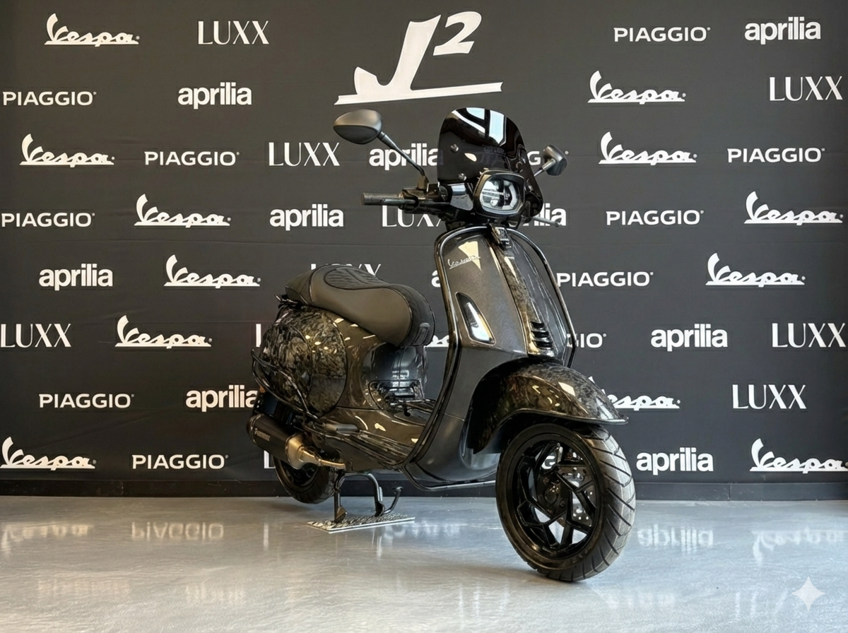 Vespa Sprint | Nardo Grey | Forged Carbon | Akrapovic