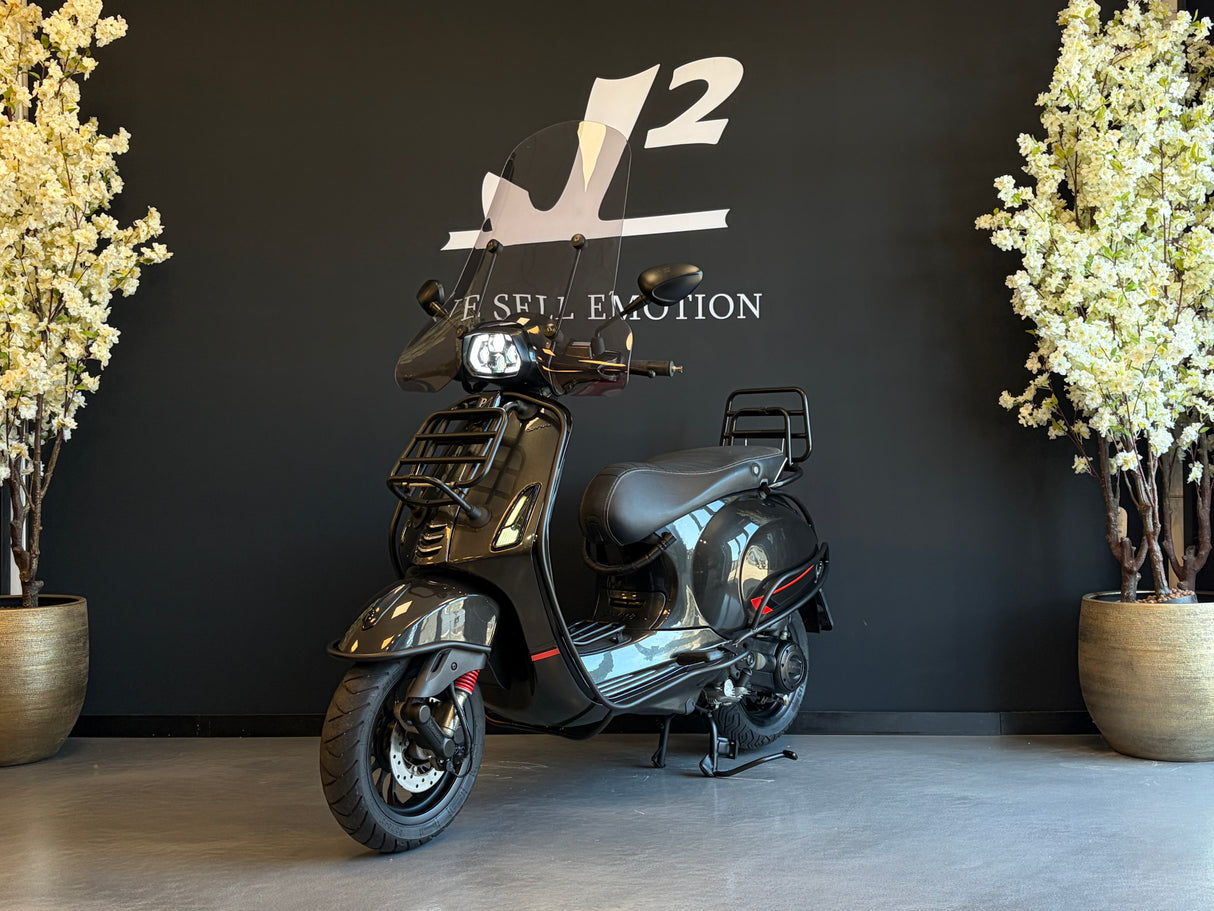 Vespa Sprint | Porsche Agaat Grijs