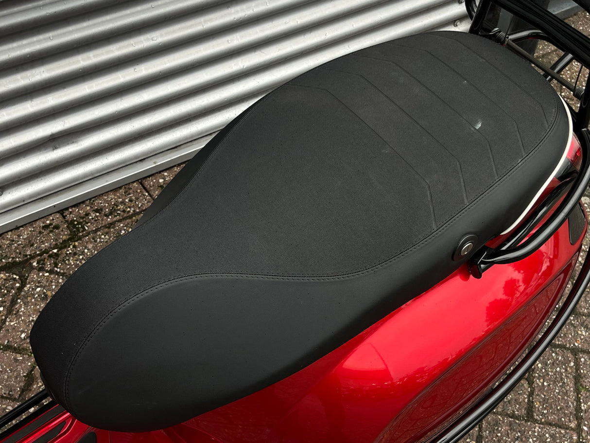 Vespa Sprint Candy Red Brom 2022 5276 km 1 eig
