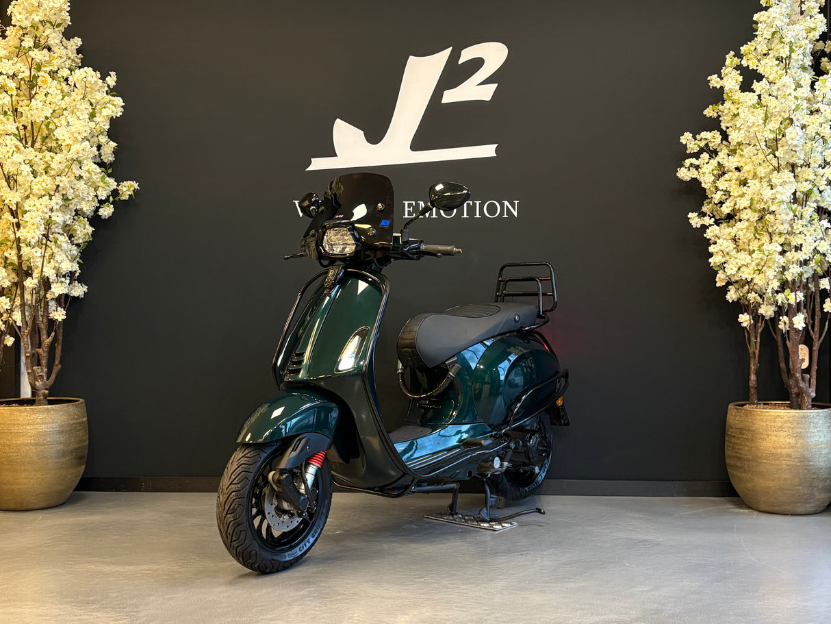 Vespa Sprint | Jaguar Green
