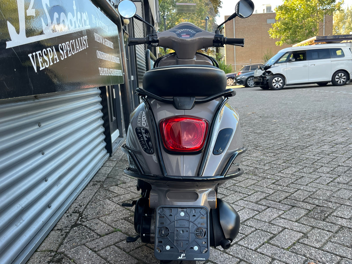 Vespa Primavera Misty Brown Snor/Brom 2017 11844 km 1 eig