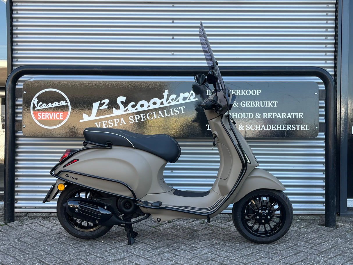 Vespa Sprint Desert Storm Brom 2018  8877 km NIEUWSTAAT