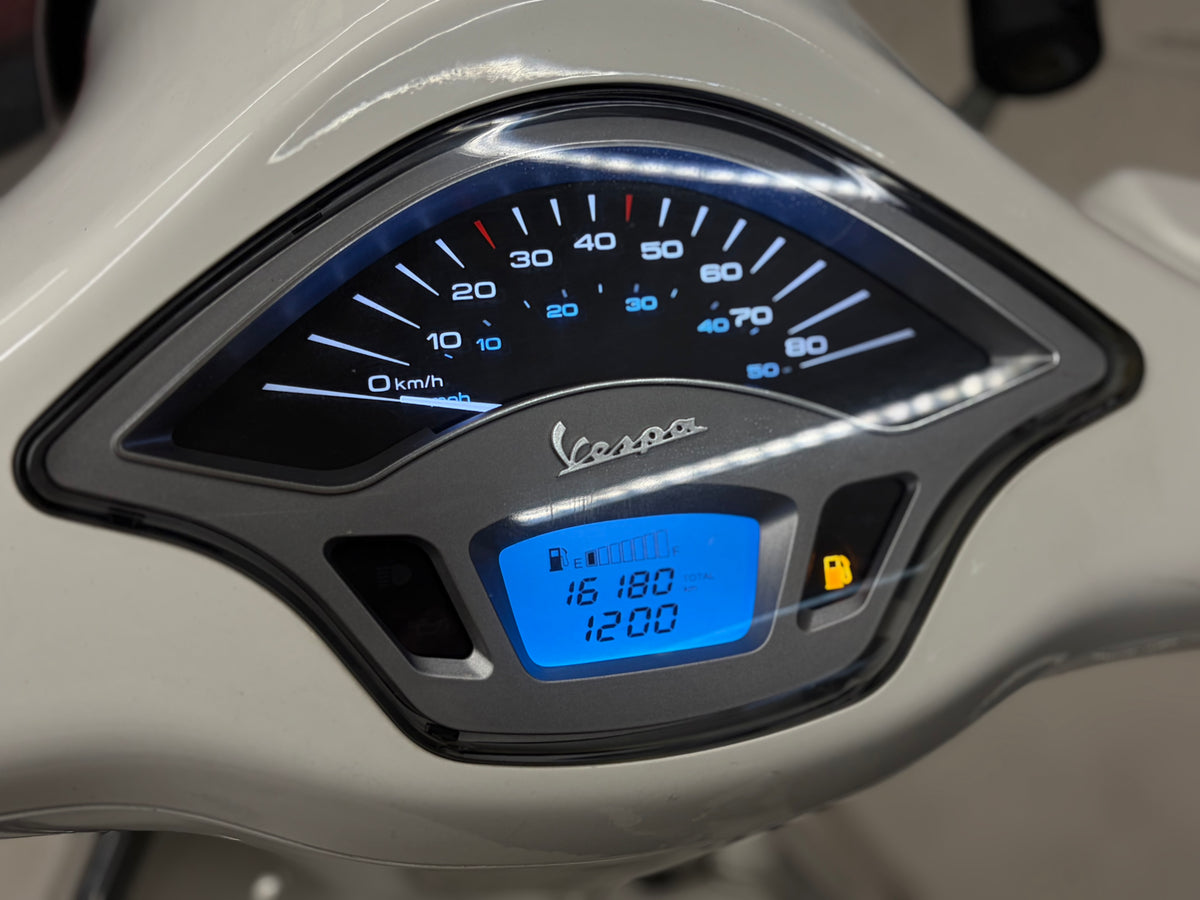 Vespa Primavera | Monte Bianco