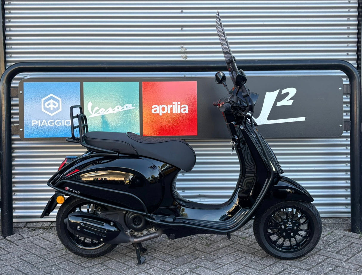 Vespa Sprint Black on Black Brom 2022 2411 km GARANTIE