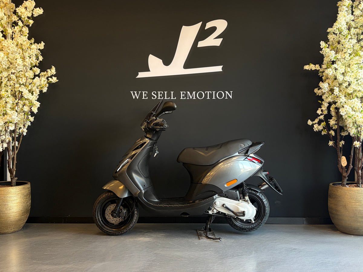 Piaggio Zip 2 takt | Porsche Agaat Grijs