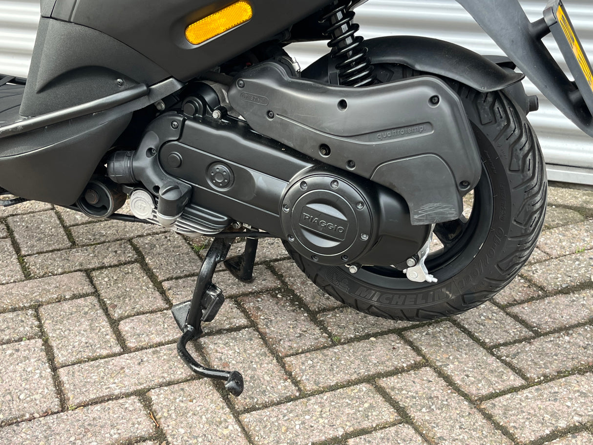 Piaggio Zip Mat Zwart Brom 2019 12151 km 1 eig