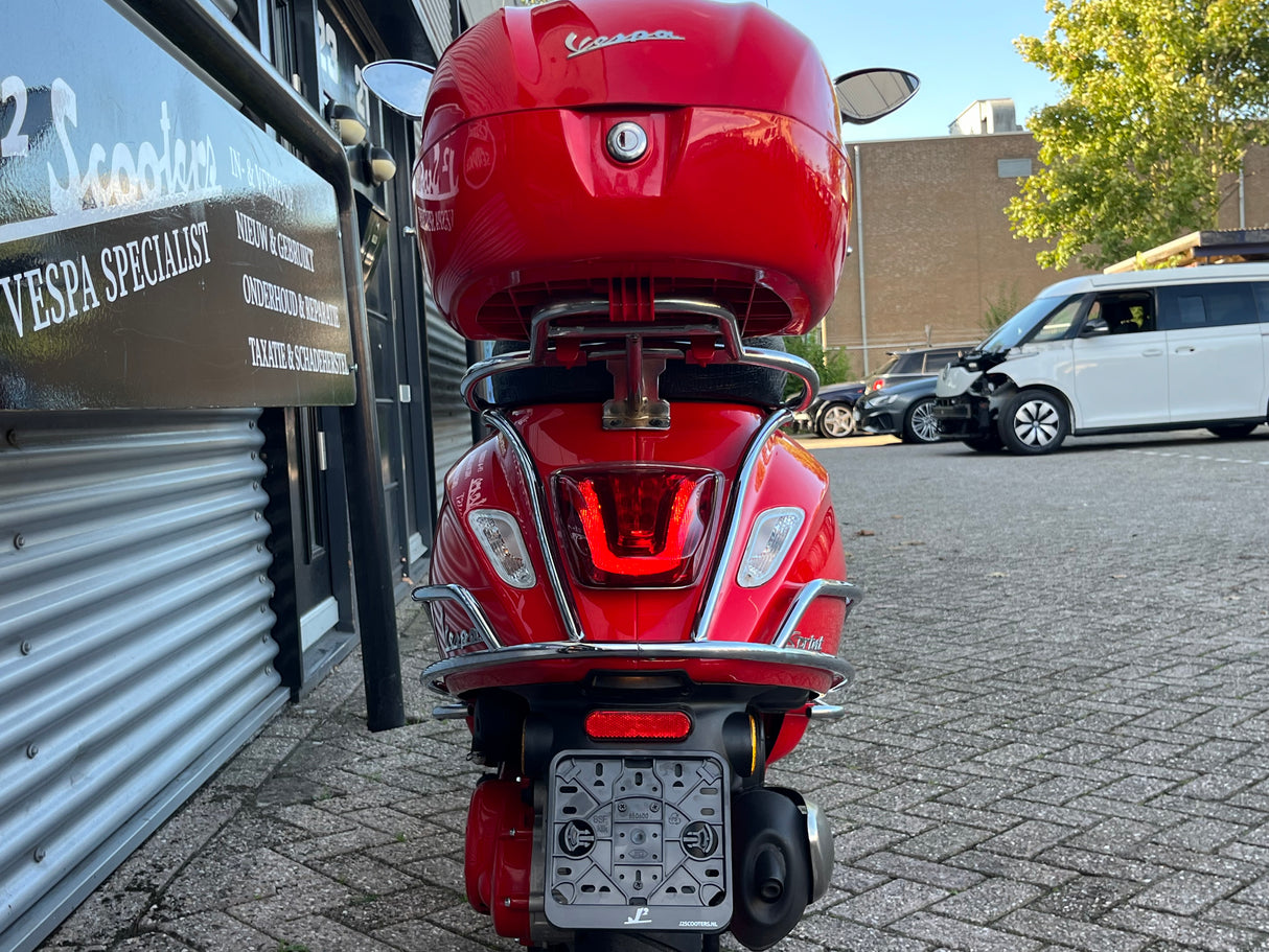 Vespa Sprint Rood Snor/Brom 2018 3422 km 1 eig GARANTIE