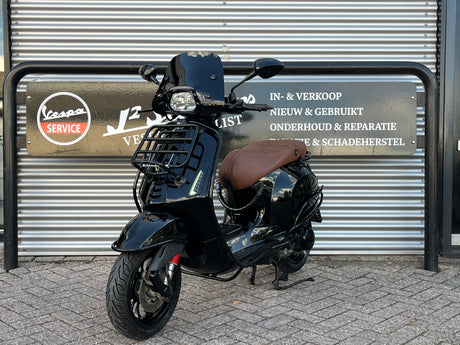 Vespa Sprint Glans Zwart Brom 2024 8228 km Full Option