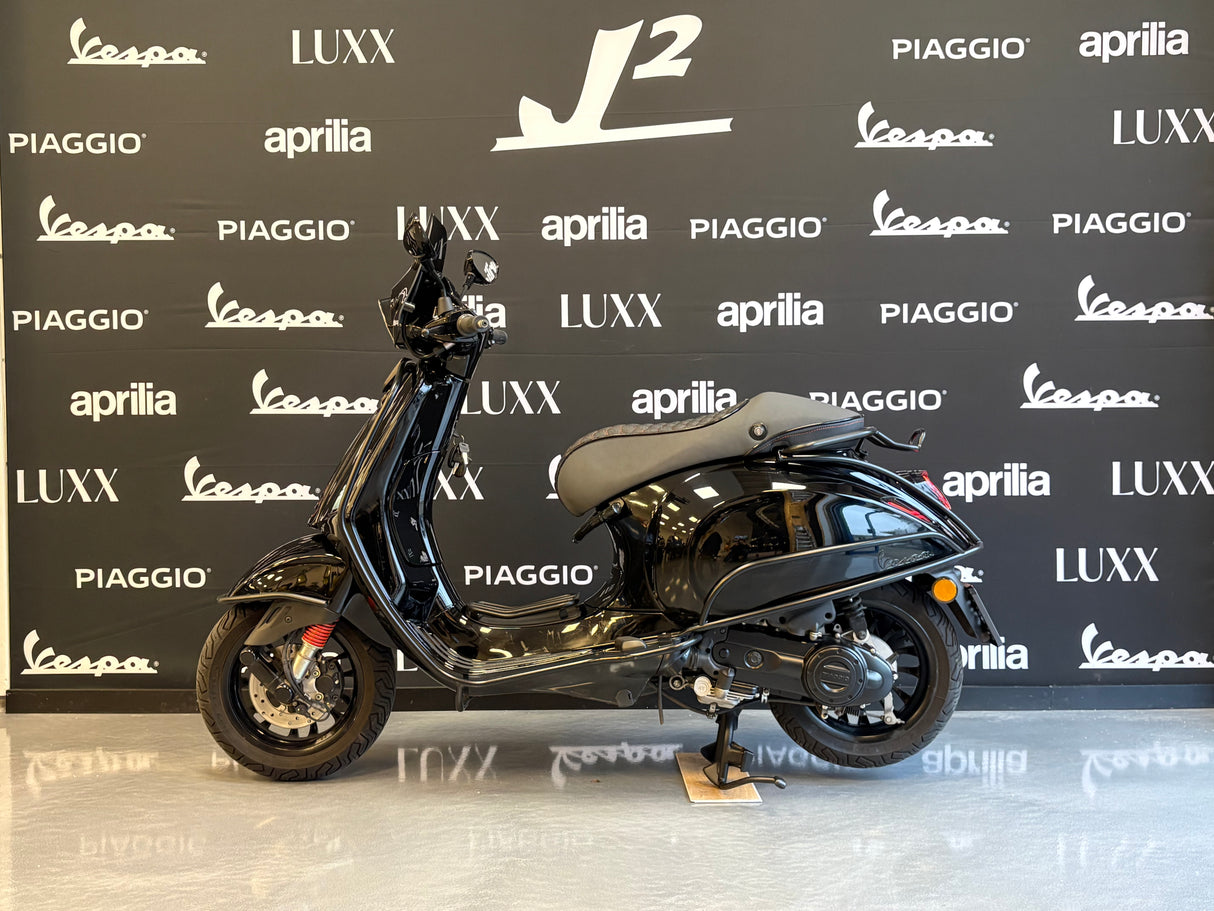 Vespa Sprint | Zwart | 1 eig
