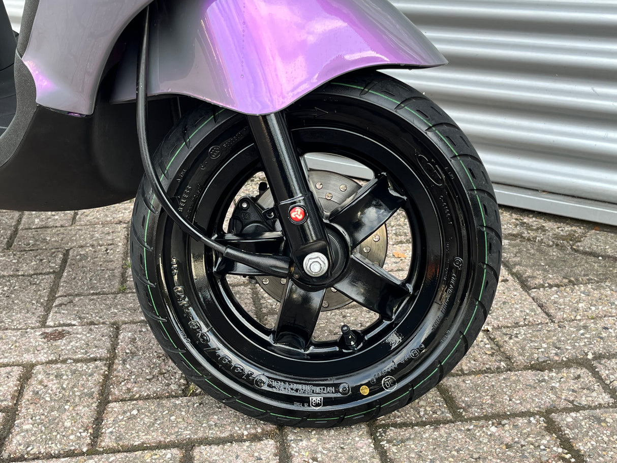 Piaggio Zip Amethyst Violet Brom 2023 2174 km Full 1 eig