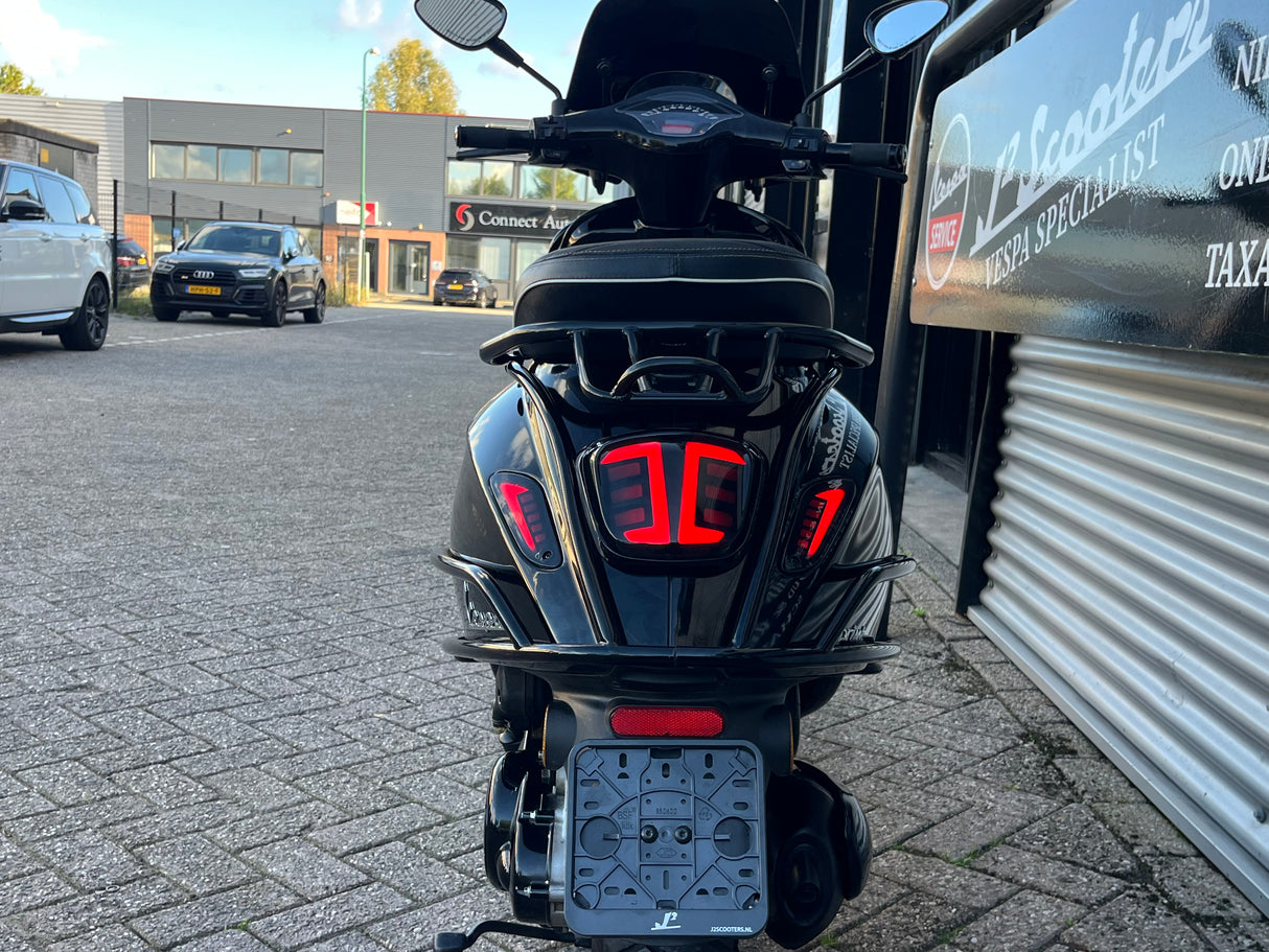 Vespa Sprint Black on Black Brom 2019 8777 km 1 eig GARANTIE