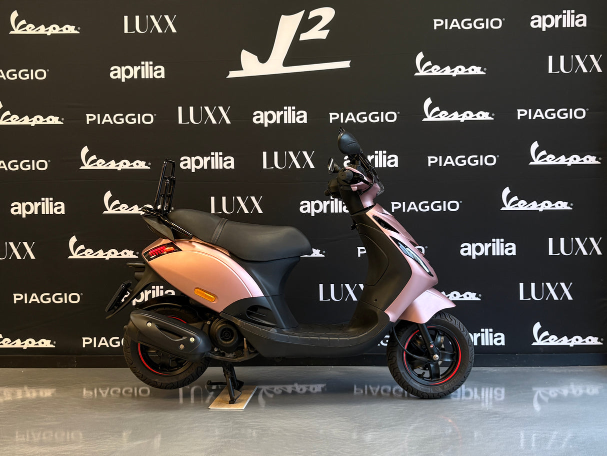 Piaggio Zip | Rose Gold