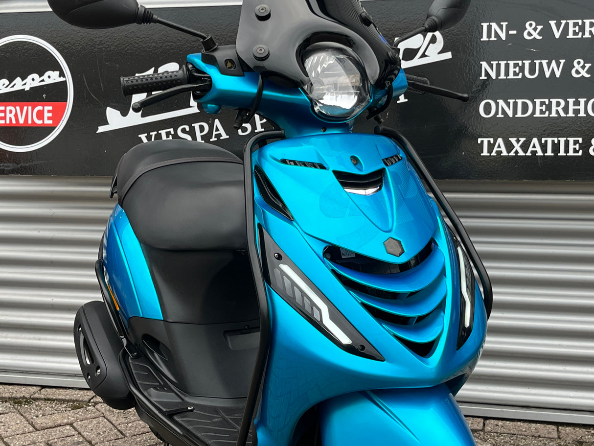 Piaggio Zip Ice Candy Blu Brom 2022 9558 km Full Option 1eig