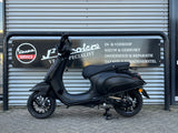 Vespa Sprint Mat Zwart Brom 2020 7922 km Full-Option 1e eig