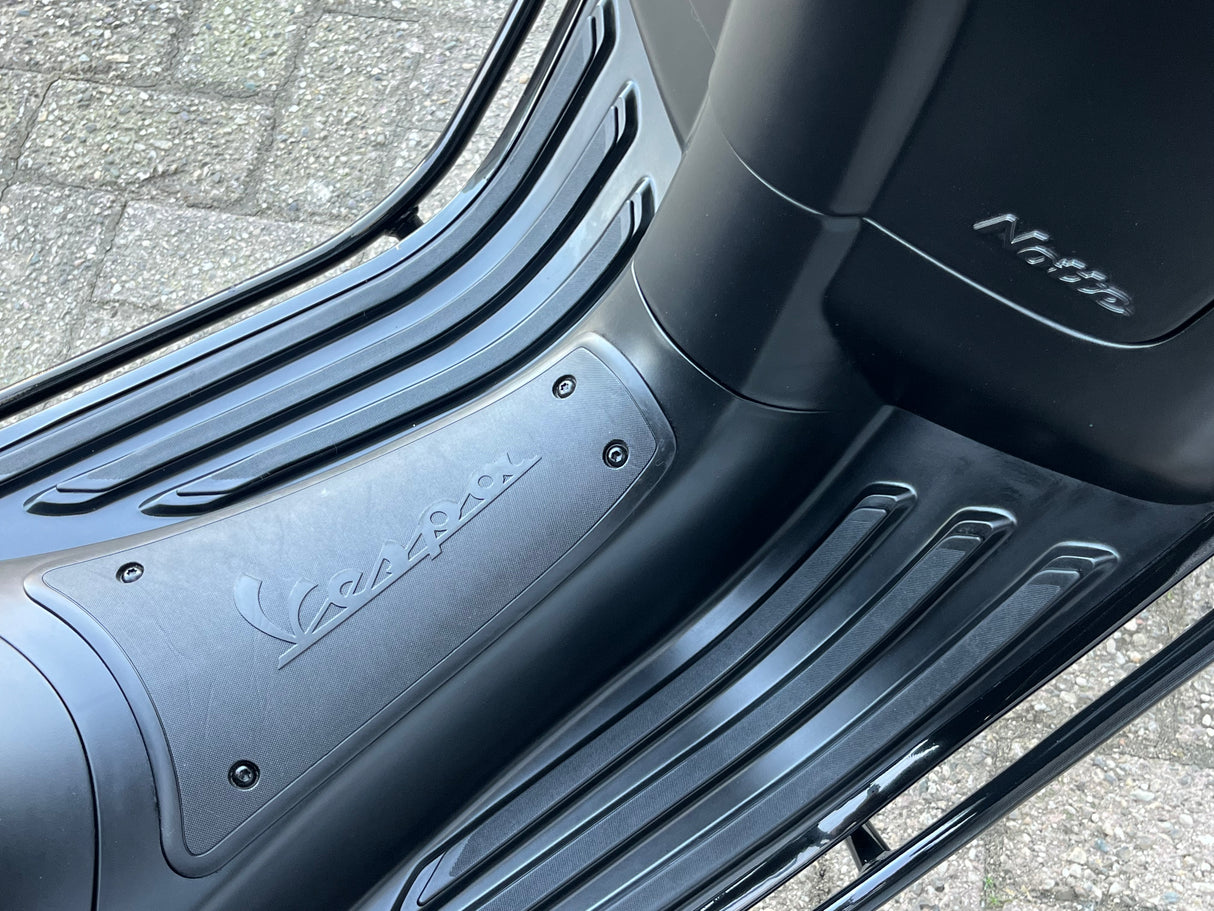 Vespa Sprint Mat Zwart Brom 2020 7922 km Full-Option 1e eig