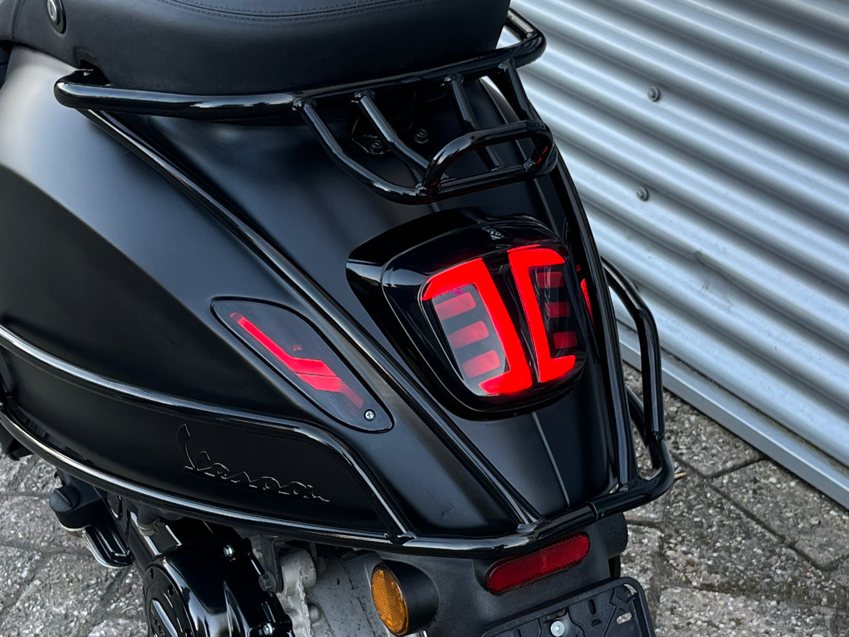 Vespa Sprint Mat Zwart Brom 2020 7922 km Full-Option 1e eig