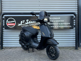 Vespa Sprint Mat Zwart Brom 2020 7922 km Full-Option 1e eig