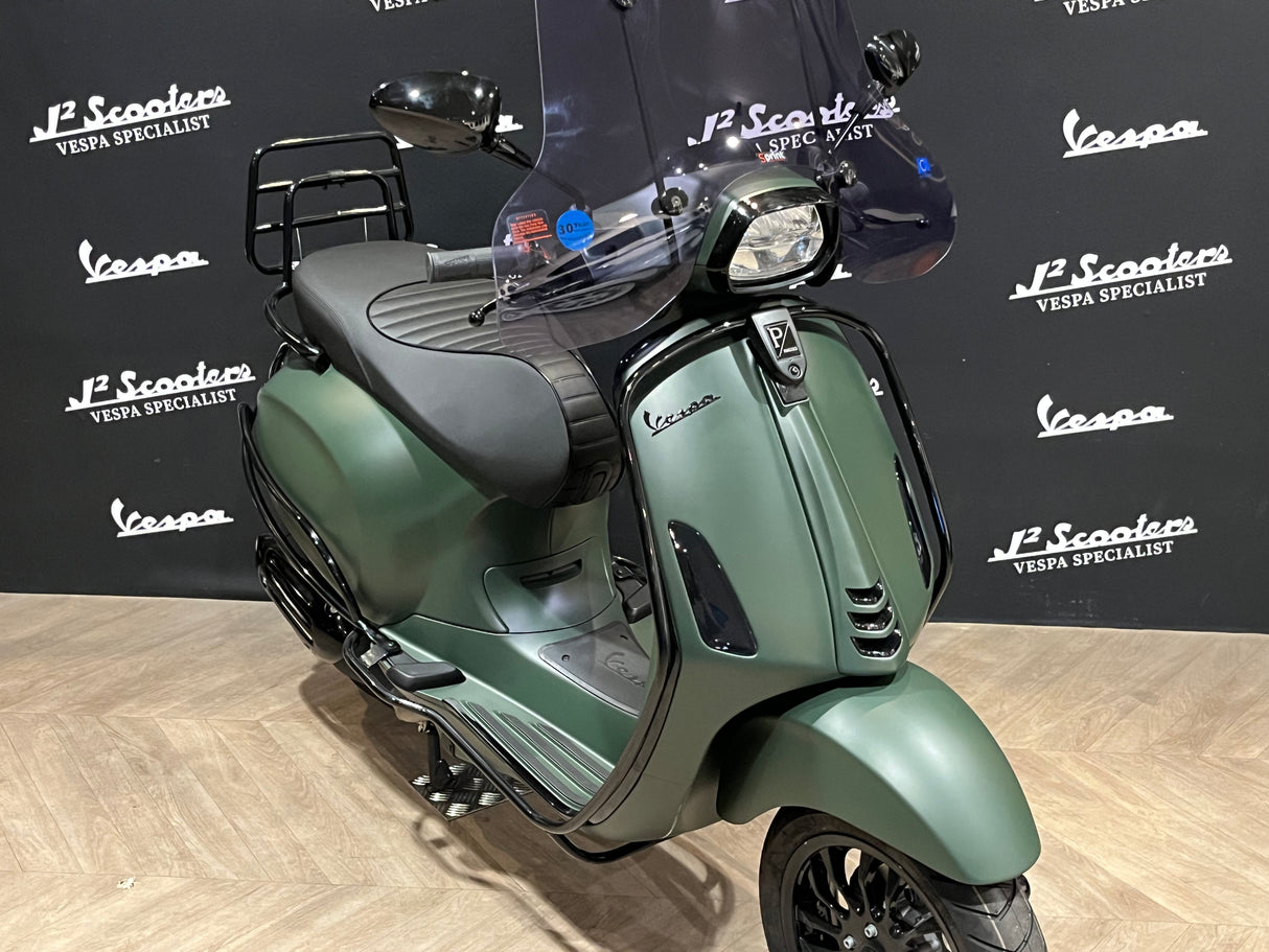 Vespa Sprint 50 E5 - Custom Kleur - Army Green