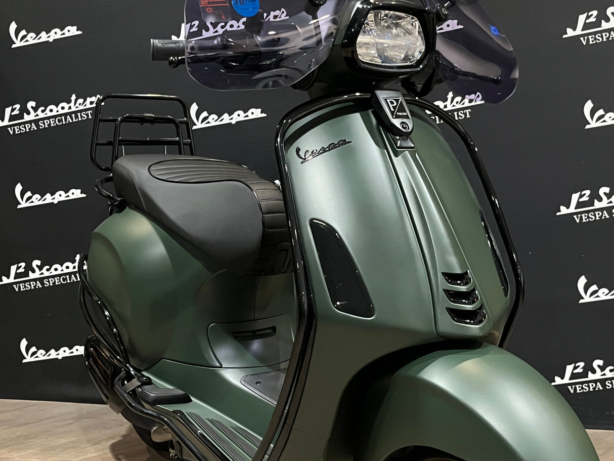 Vespa Sprint 50 E5 - Custom Kleur - Army Green