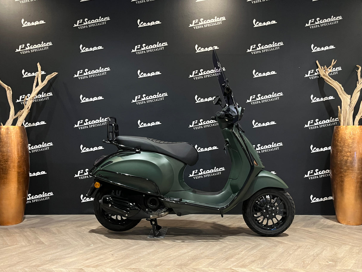 Vespa Sprint 50 E5 - Custom Kleur - Army Green