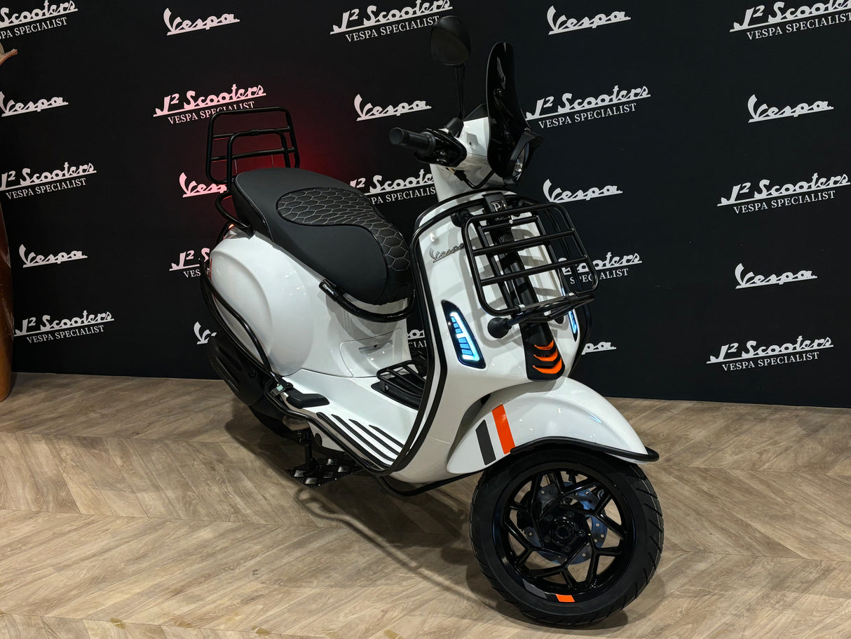 Spatbordbeugel imitatie mat / glans zwart Vespa Sprint / Primavera / Elettrica