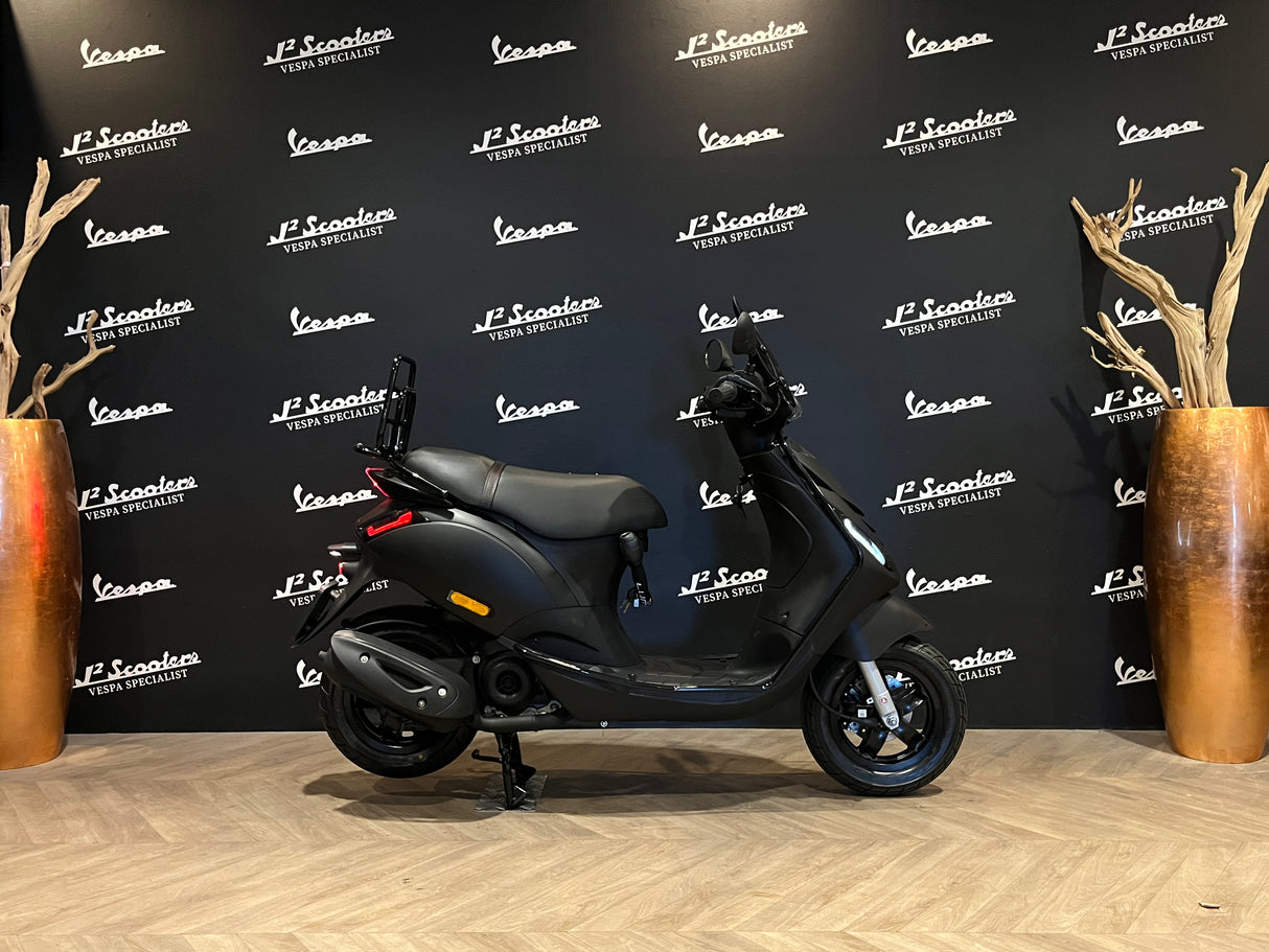 Piaggio Zip SP E5 Mat Zwart