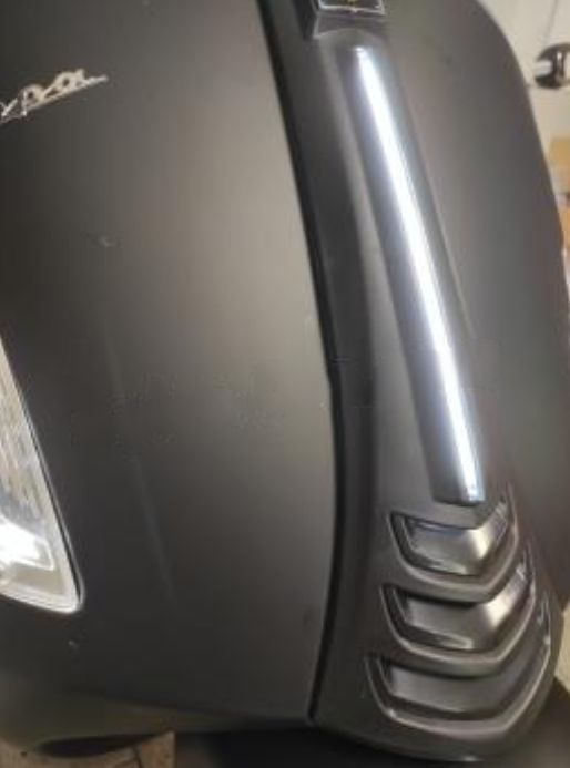 LED claxonneus verlichting (ledbar) Vespa GTS vanaf 2019  (e keur)