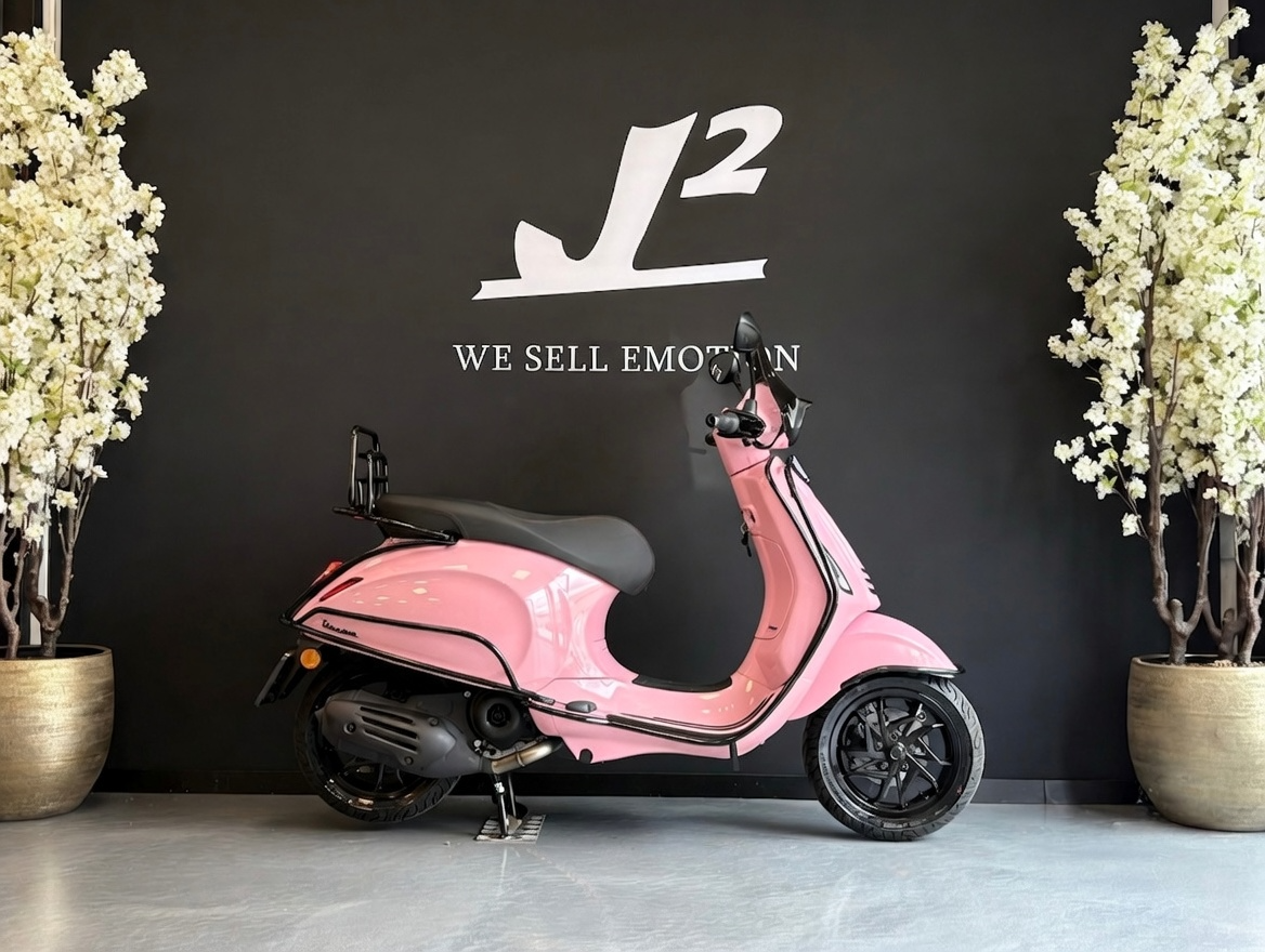 Vespa Sprint | Porsche Pastel Pink
