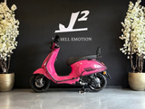 Vespa Sprint | Porsche Rubystone Red