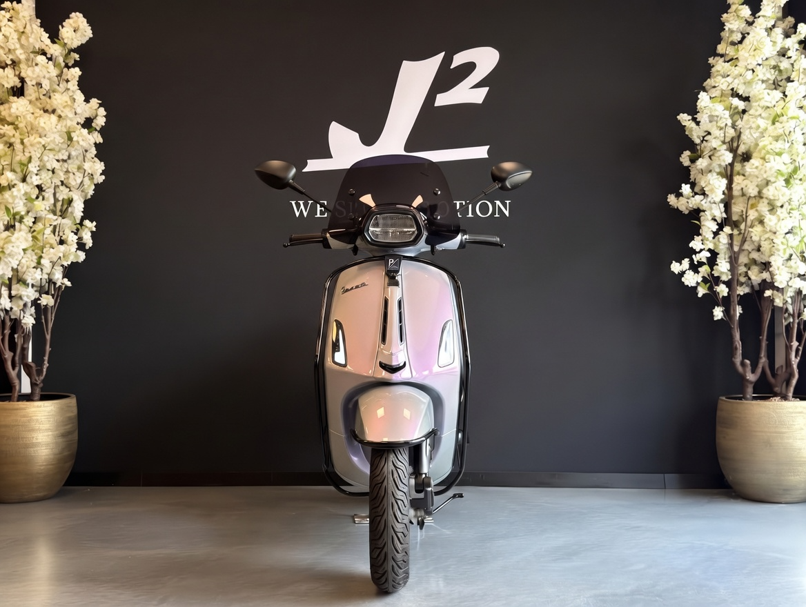 Vespa Sprint | Mercedes Iridium Silver