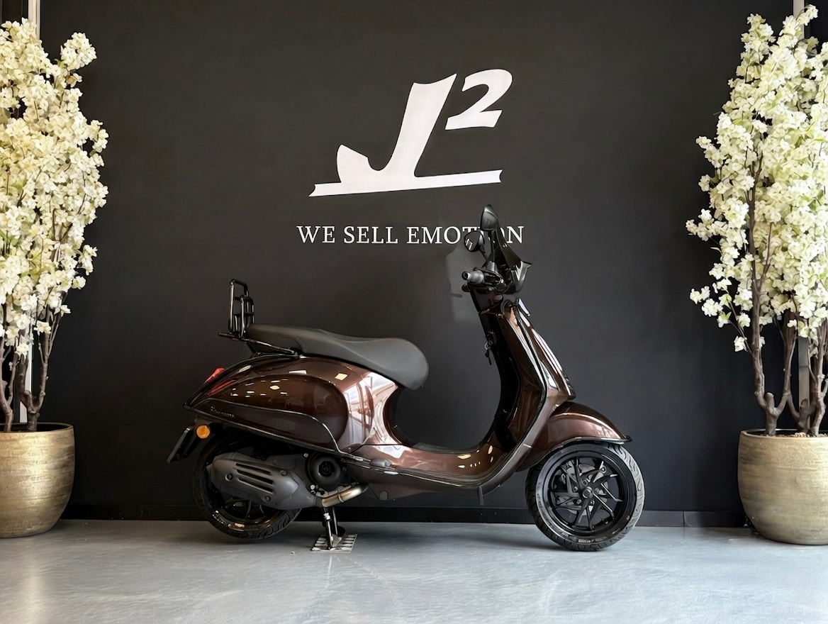 Vespa Sprint | Lamborghini Bronzo Zante