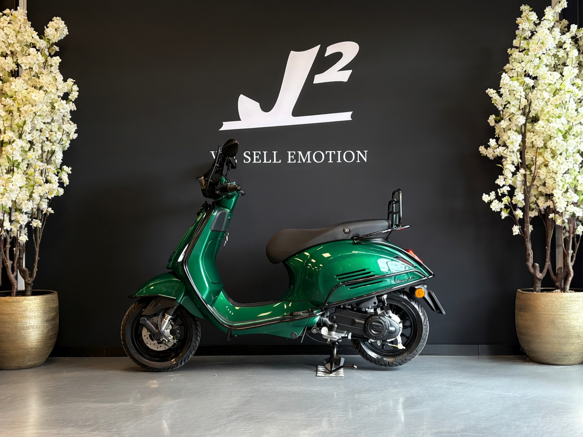 Vespa Sprint | BMW M3 Isle Of Man Green