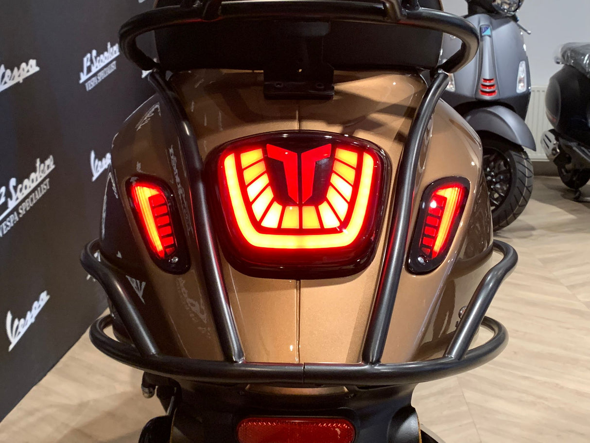 Vespa Sprint E Zanzibar Range Rover