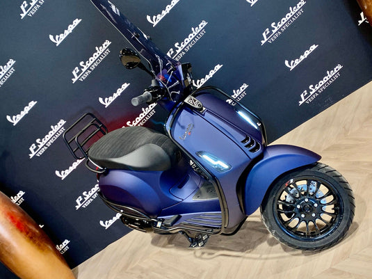 Vespa Sprint 50 E5 - Custom Kleur - BMW Opaco San Marino (Donkerblauw)