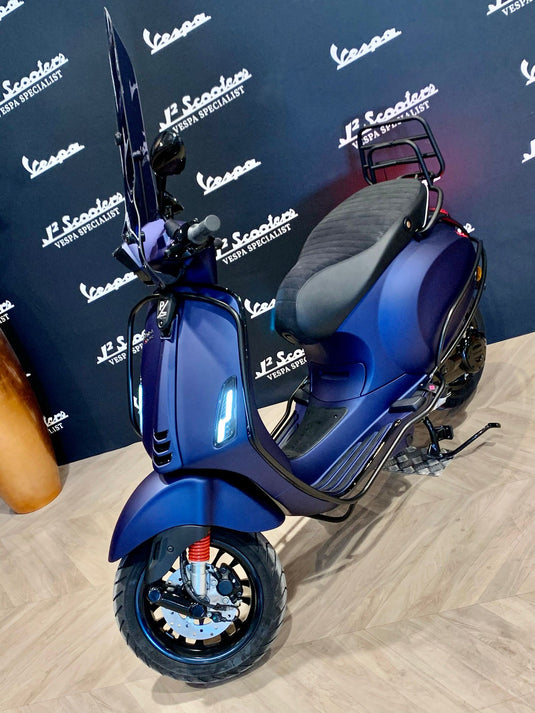 Vespa Sprint 50 E5 - Custom Kleur - BMW Opaco San Marino (Donkerblauw)