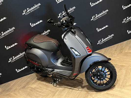 Vespa Sprint S E5 mat grijs GRIGIO TRAVOLGENTE MATT