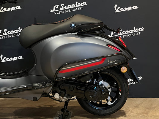 Vespa Sprint S E5 mat grijs GRIGIO TRAVOLGENTE MATT