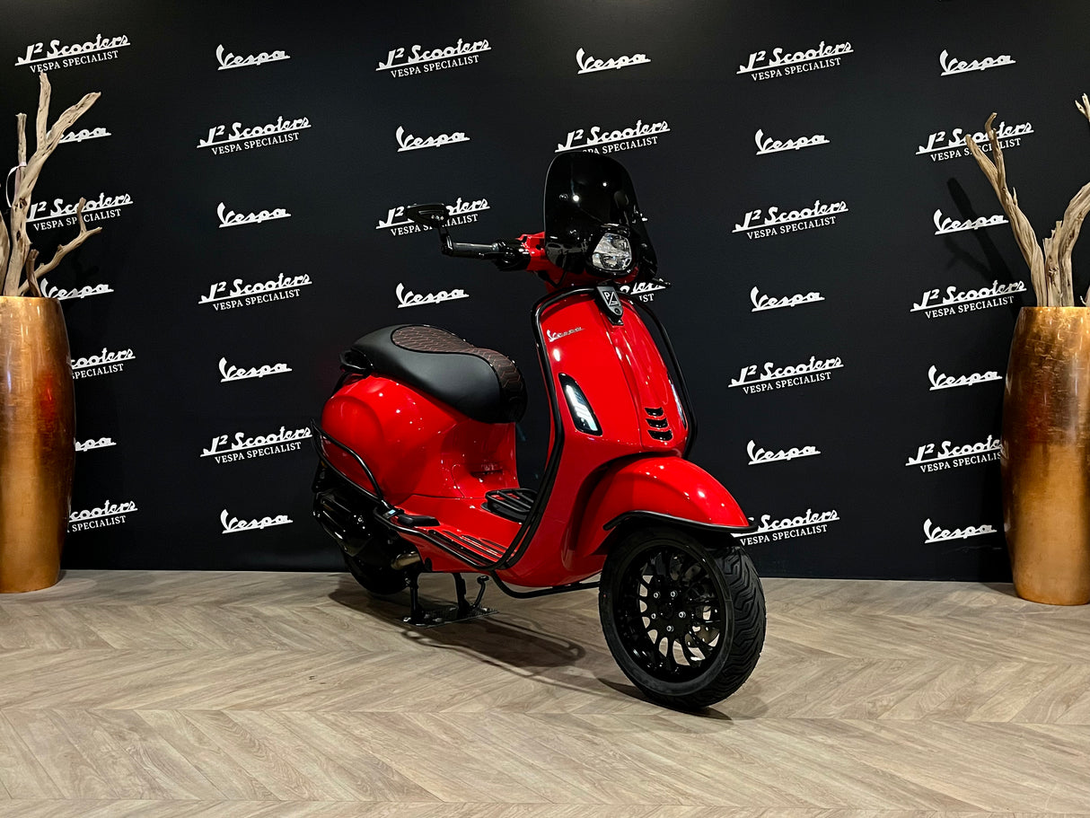 Vespa Sprint E5 rood ROSSO DRAGON