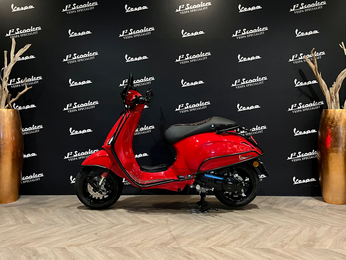 Vespa Sprint E5 rood ROSSO DRAGON