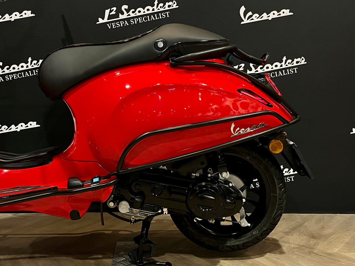 Vespa Sprint E5 rood ROSSO DRAGON