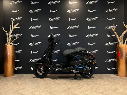 Vespa Sprint E5 glans zwart NERO LUCIDO