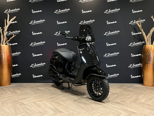 Vespa Sprint E5 glans zwart NERO LUCIDO
