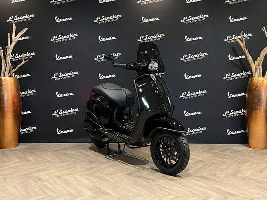 Vespa Sprint E5 glans zwart NERO LUCIDO
