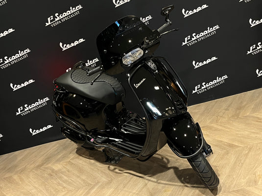Vespa Sprint E5 glans zwart NERO LUCIDO